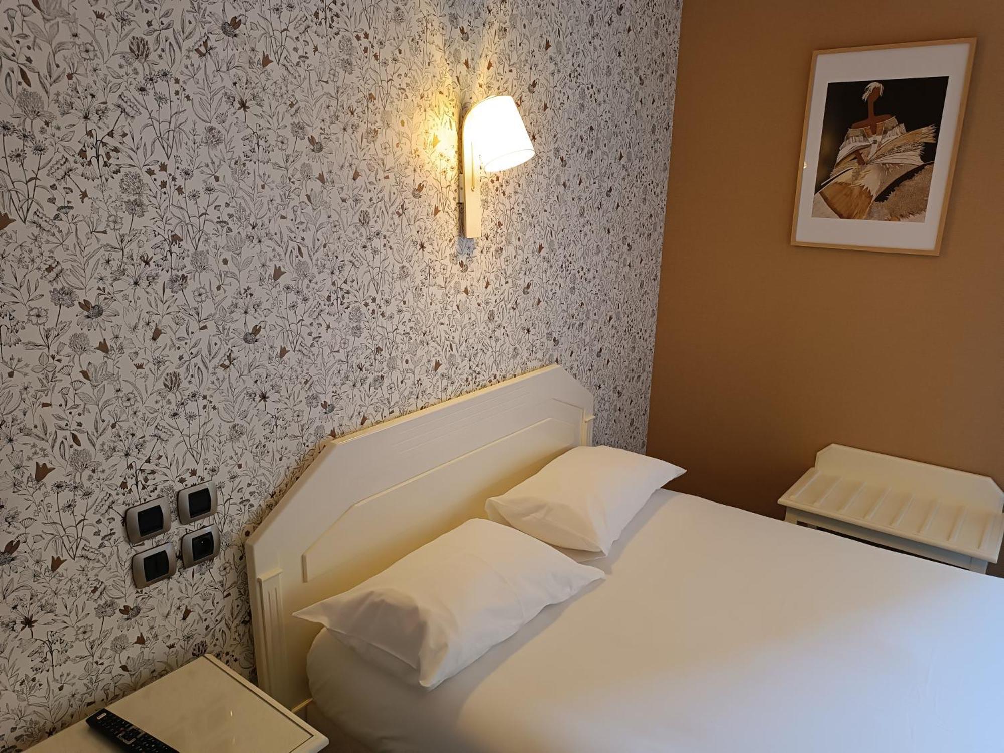 Contact Hotel Limoges - Hotel Des Deux Moulins Экстерьер фото